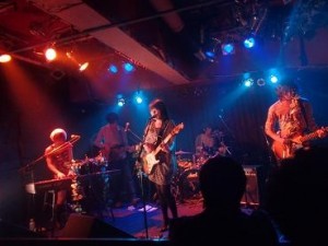 アユイロメガネ