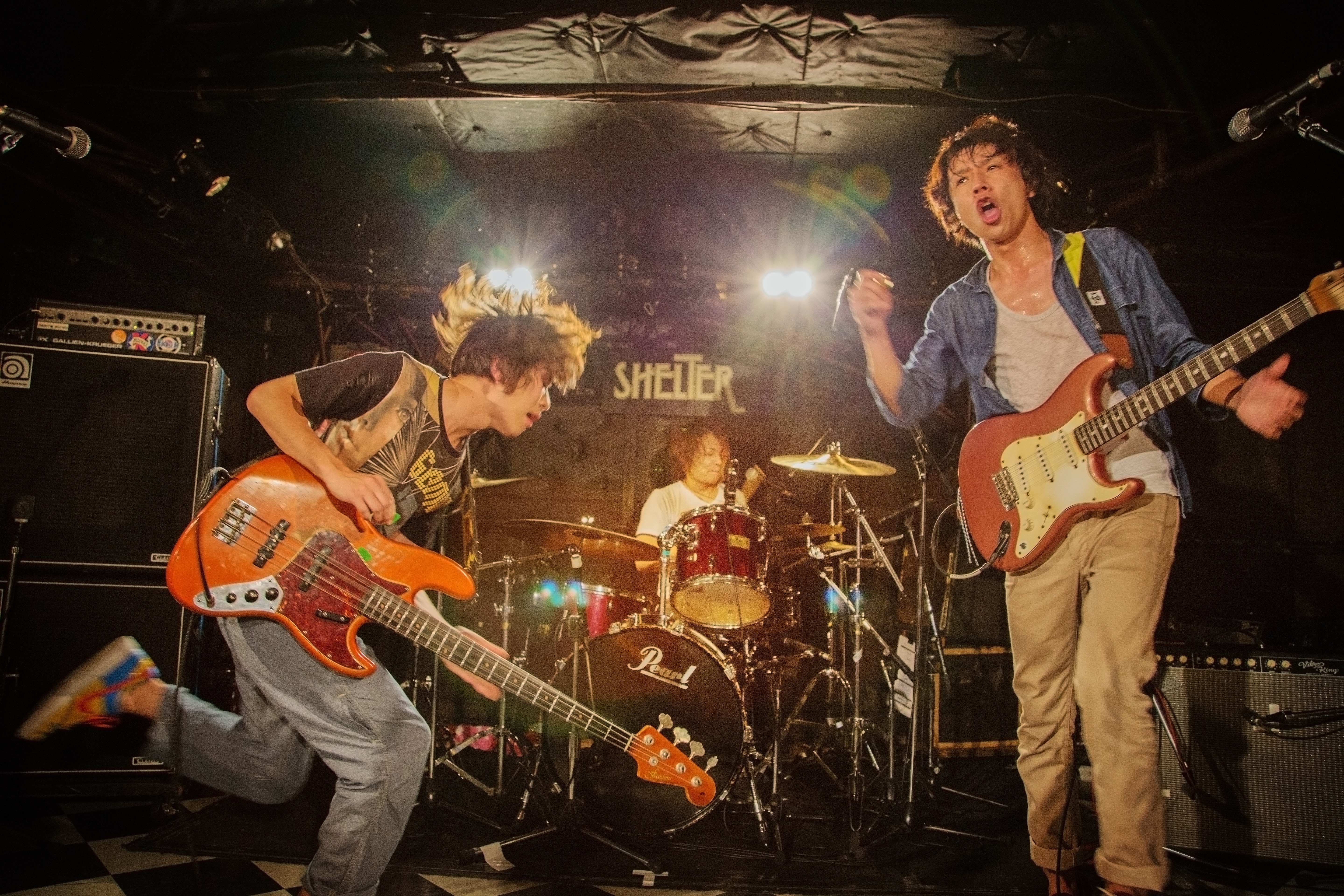 ALBUM TOUR コンビニマンションテクニカラー a house and lot 2013 「あれがはじまりだったのか…」と気づくのはいつもこんな空の下